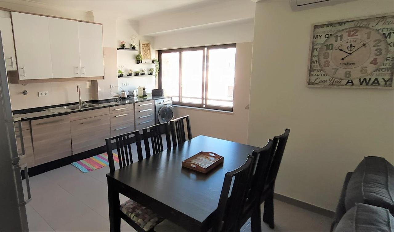 Large Apartment Near The Beach And Lisbon 卡帕里卡海岸 外观 照片